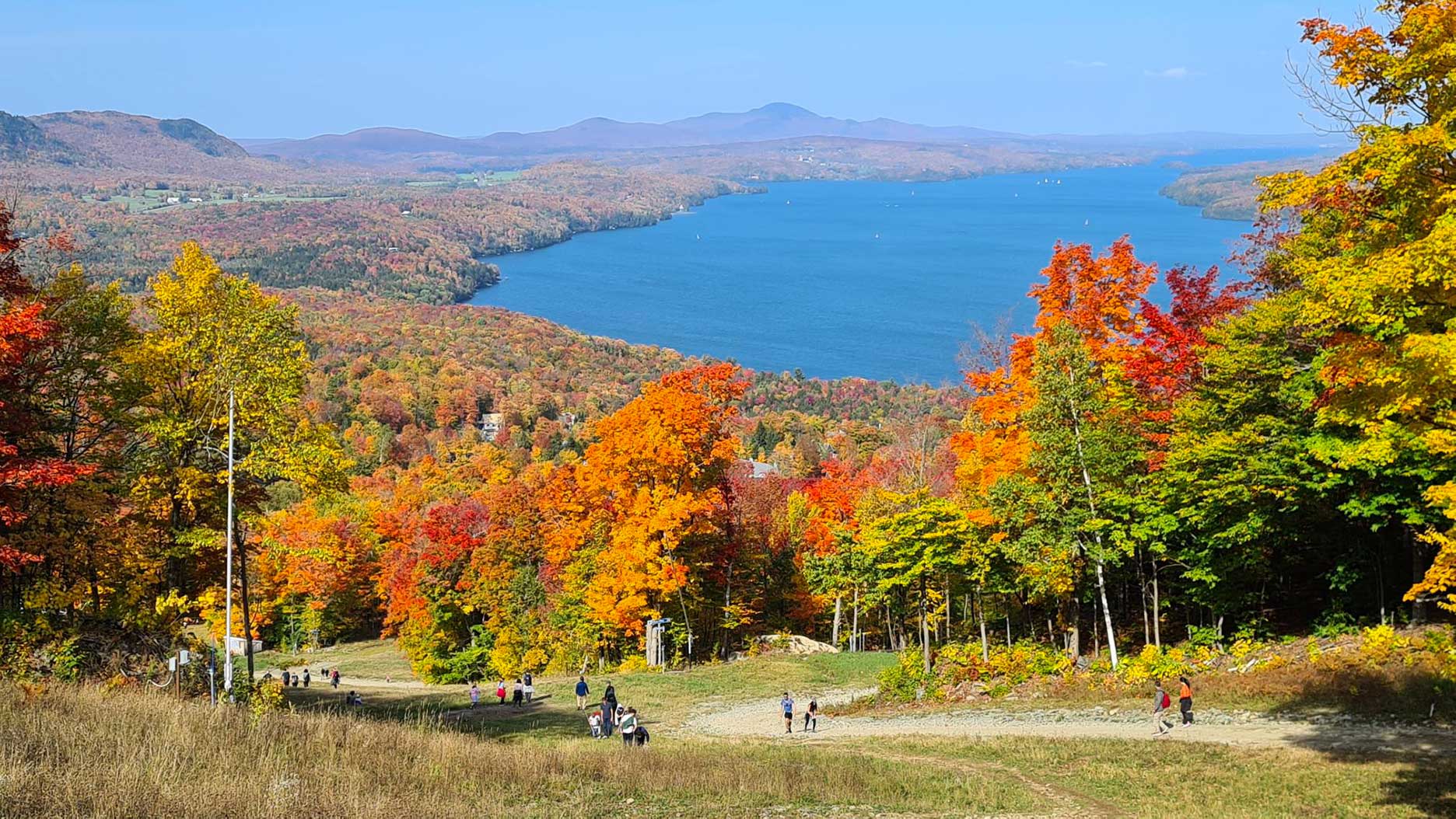 owls head mount in automn with a breathtaking view on Magog Lake