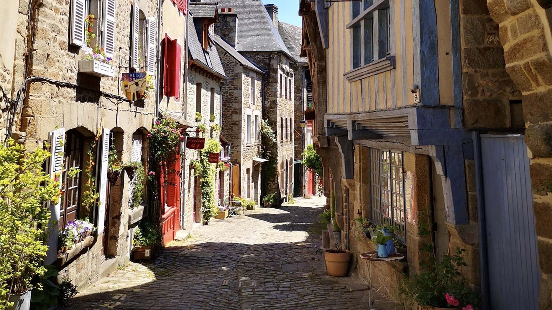 visit dinan in brittany