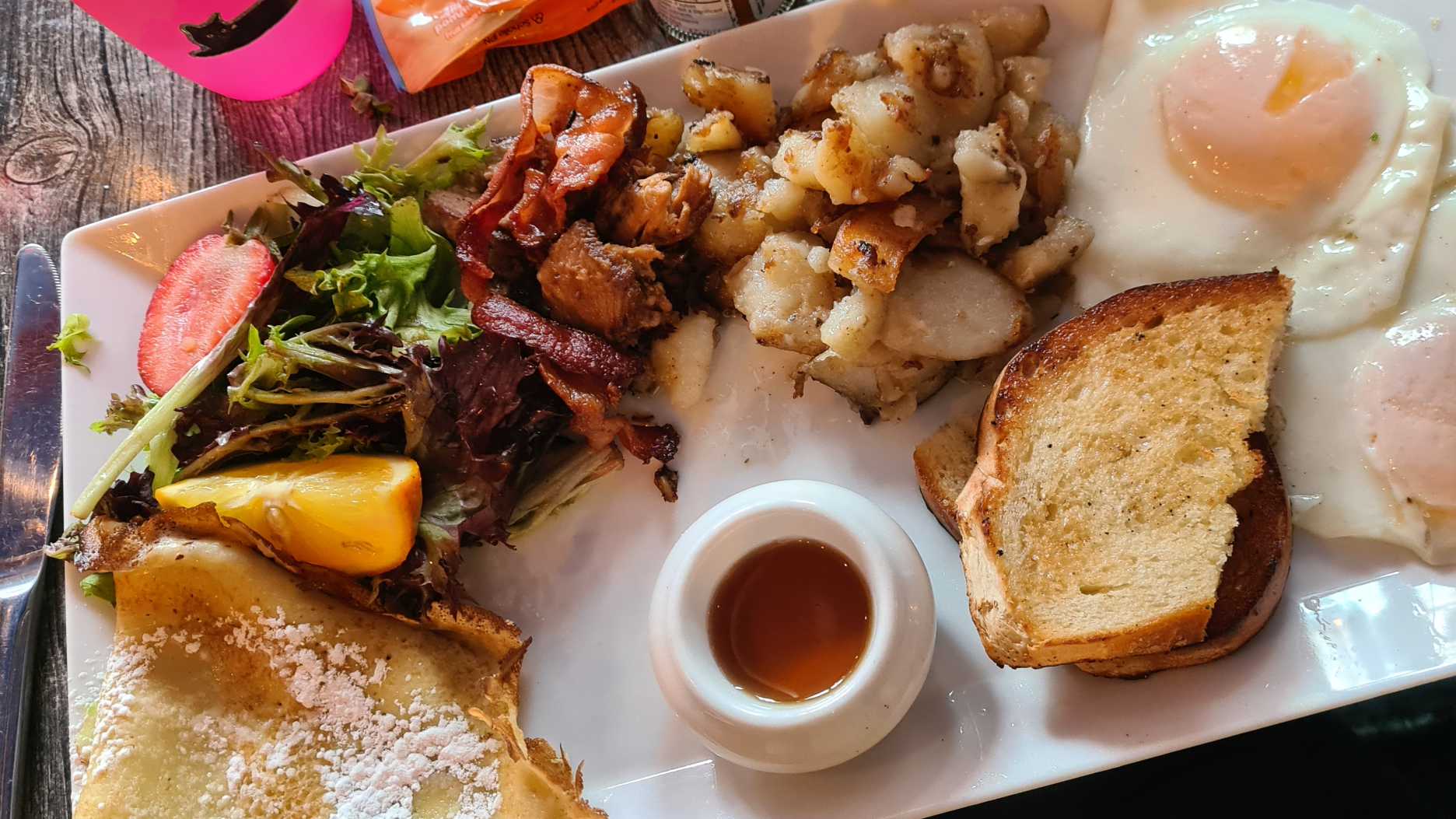 assiette de brunch au tsak tsak à montréal