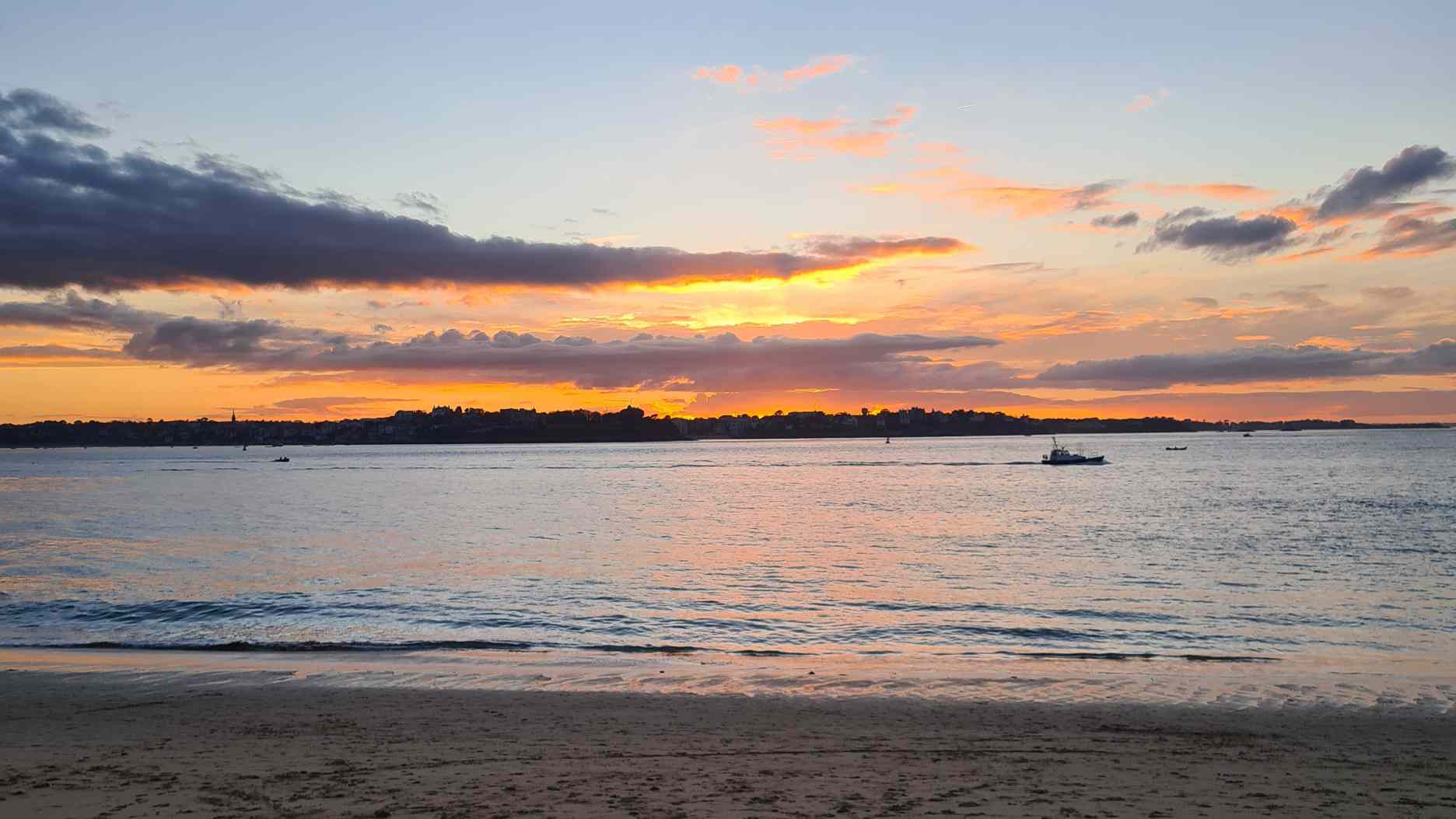 vue sur dinard et coucher du soleil