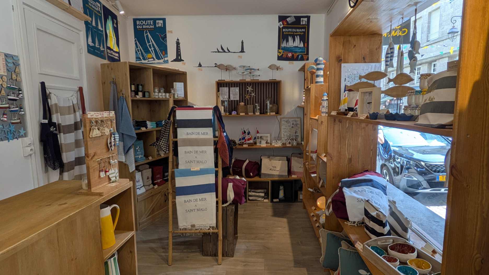 interieur du magasin maree haute maree basse a saint malo